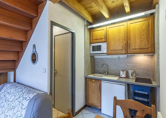 Confortable Avec Terrasse Et Equipements Modernes - Fr-1-401-286 *