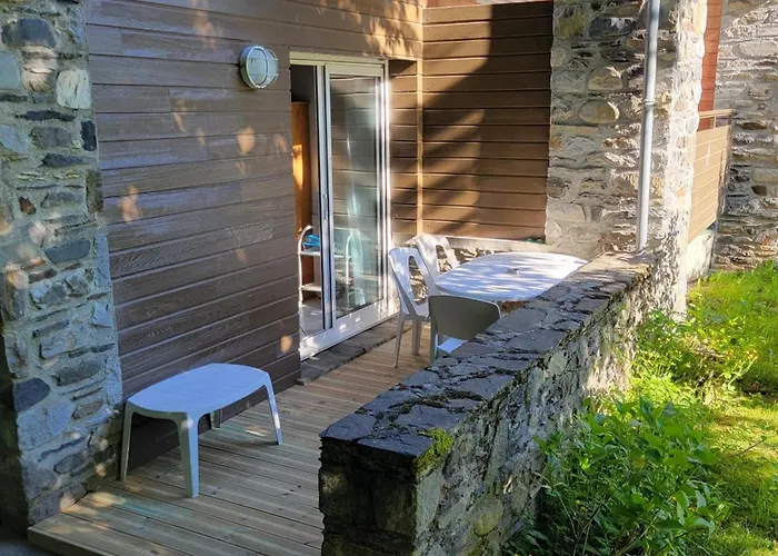 Confortable Avec Terrasse Et équipements Modernes - Fr-1-401-286 *